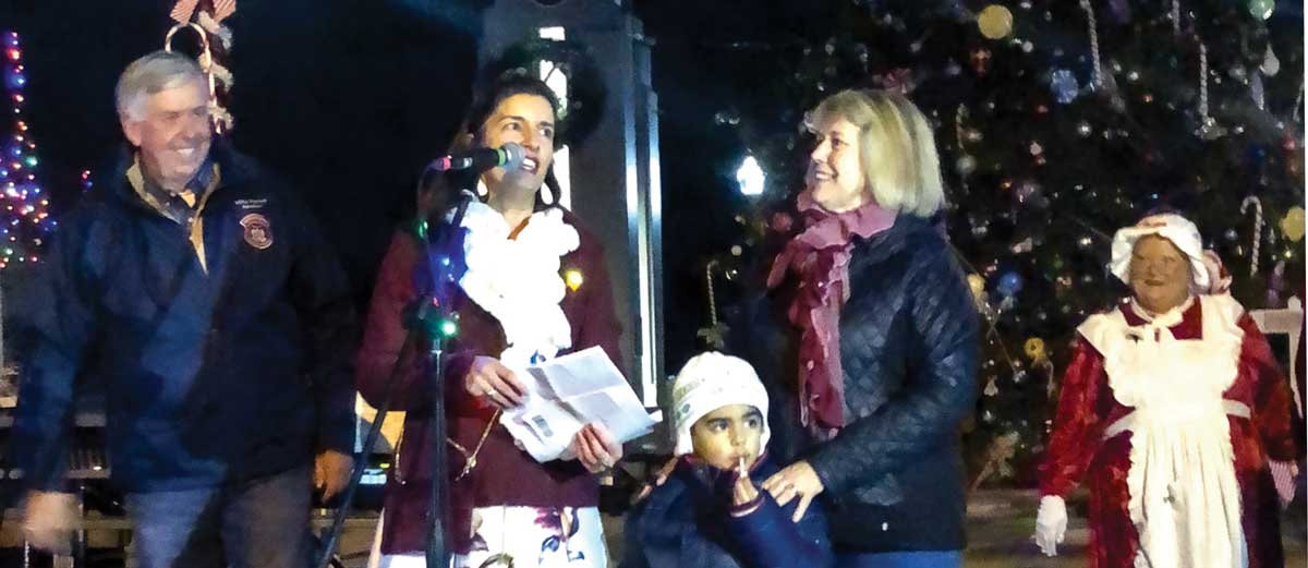 Mayor Carrie Tergin speaking at the Mayor's Christmas Tree Lighting